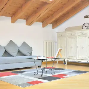 Appartement Via Giuseppe Mazzini, Milan