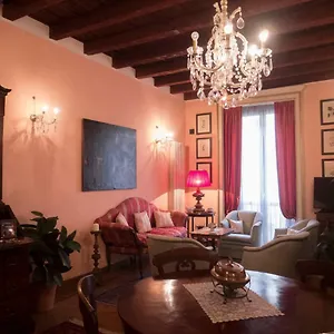 Appartement Broletto 26, Milan